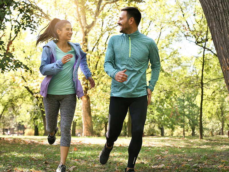 Vielleicht kennst du jemanden, der wie du gerade mit dem Laufen anfangen will? Startet gemeinsam und motiviert euch gegenseitig!