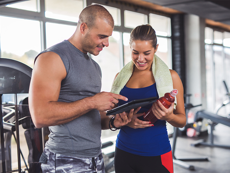 Lass dich im Fitnessstudio beraten und/oder buche einen Personal Training zum schnell Abnehmen!