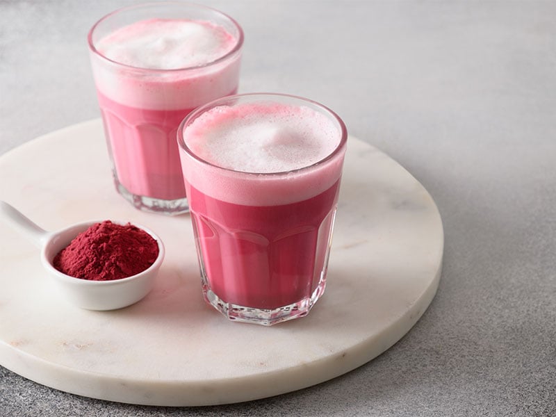 Pink-Latte mit Rote Bete Der einzigartige Geschmack von Rote Bete findet sich heute sogar in cremigen Kaffee-Spezialitäten wieder!
