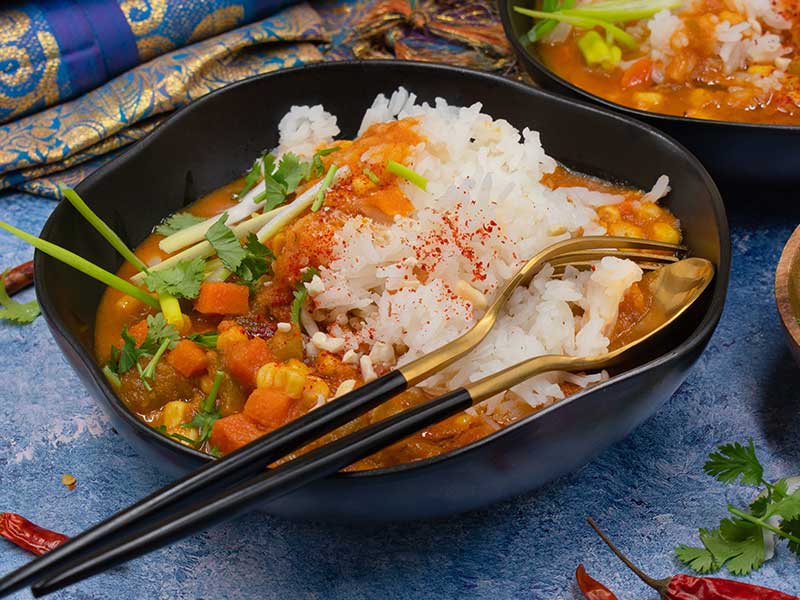 Thai-Erdnuss-Curry Thai-Erdnuss-Curry: In der asiatischen Küche wird viel mit Erdnussmus gekocht.