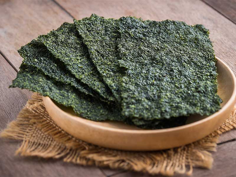 Diese Algen-Chips sind der perfekte crunchy Snack für zwischendurch – super lecker und gut für deinen Body.