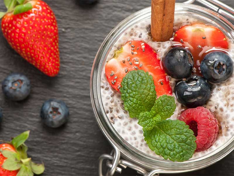 Food-Trends 2025: Superfoods wie Chia-Samen Food-Trends 2025: Superfoods, wie z. B. Chia-Samen.
