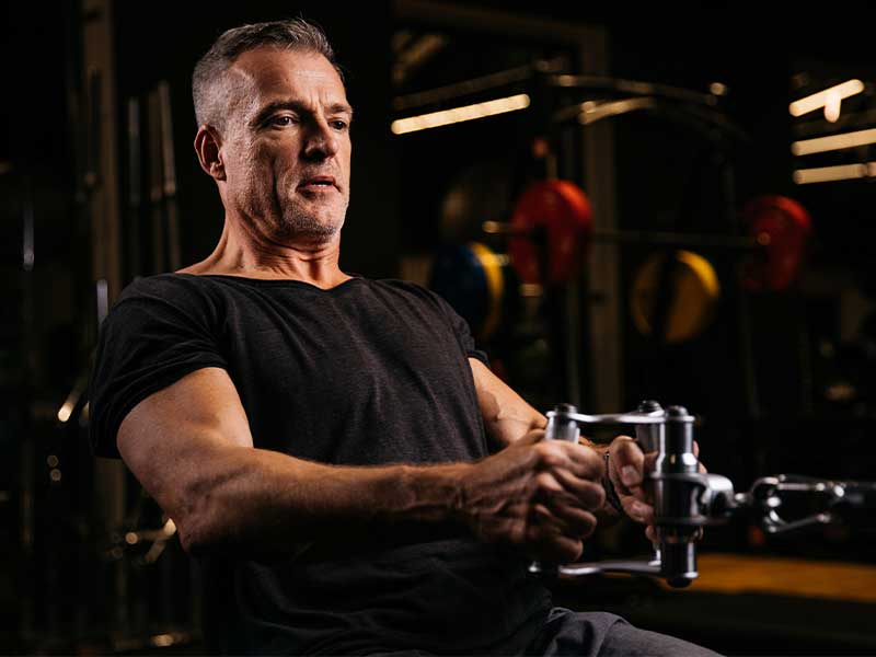 Bei Fitness First hast du bei deinem Probetraining die Wahl, ob du lieber die Trainingsfläche ausprobieren oder direkt bei einem Kurs mitmachen möchtest.