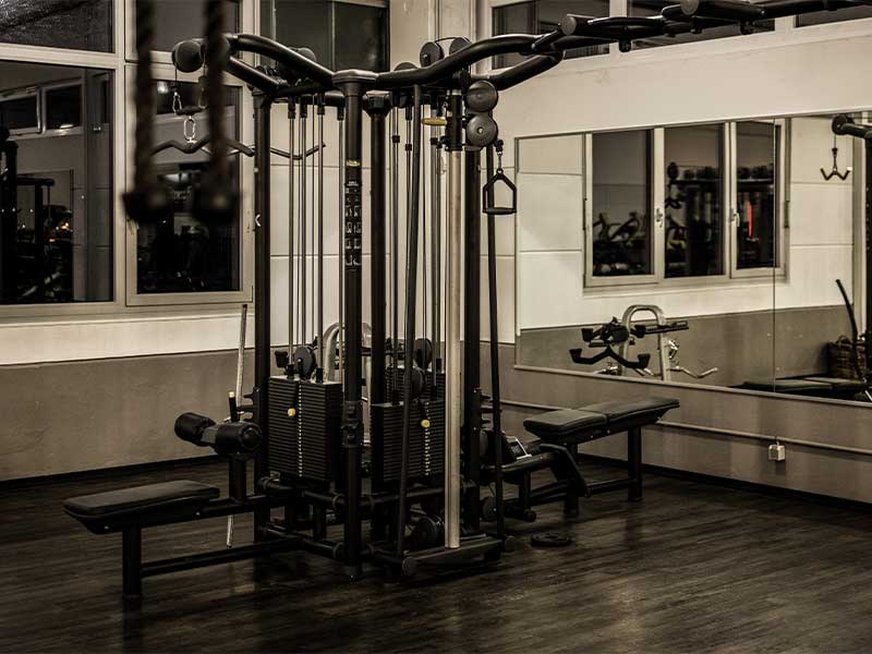 Effektivität von Kabelzug-Training, Kabelzug-Übungen, FAQ + Kabeltürme bei Fitness First