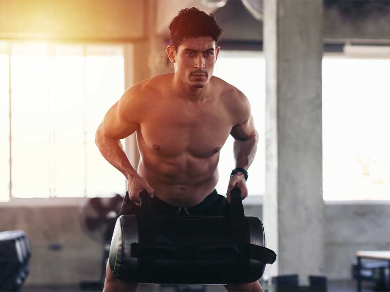 7. Übung: Sandbag-Rudern