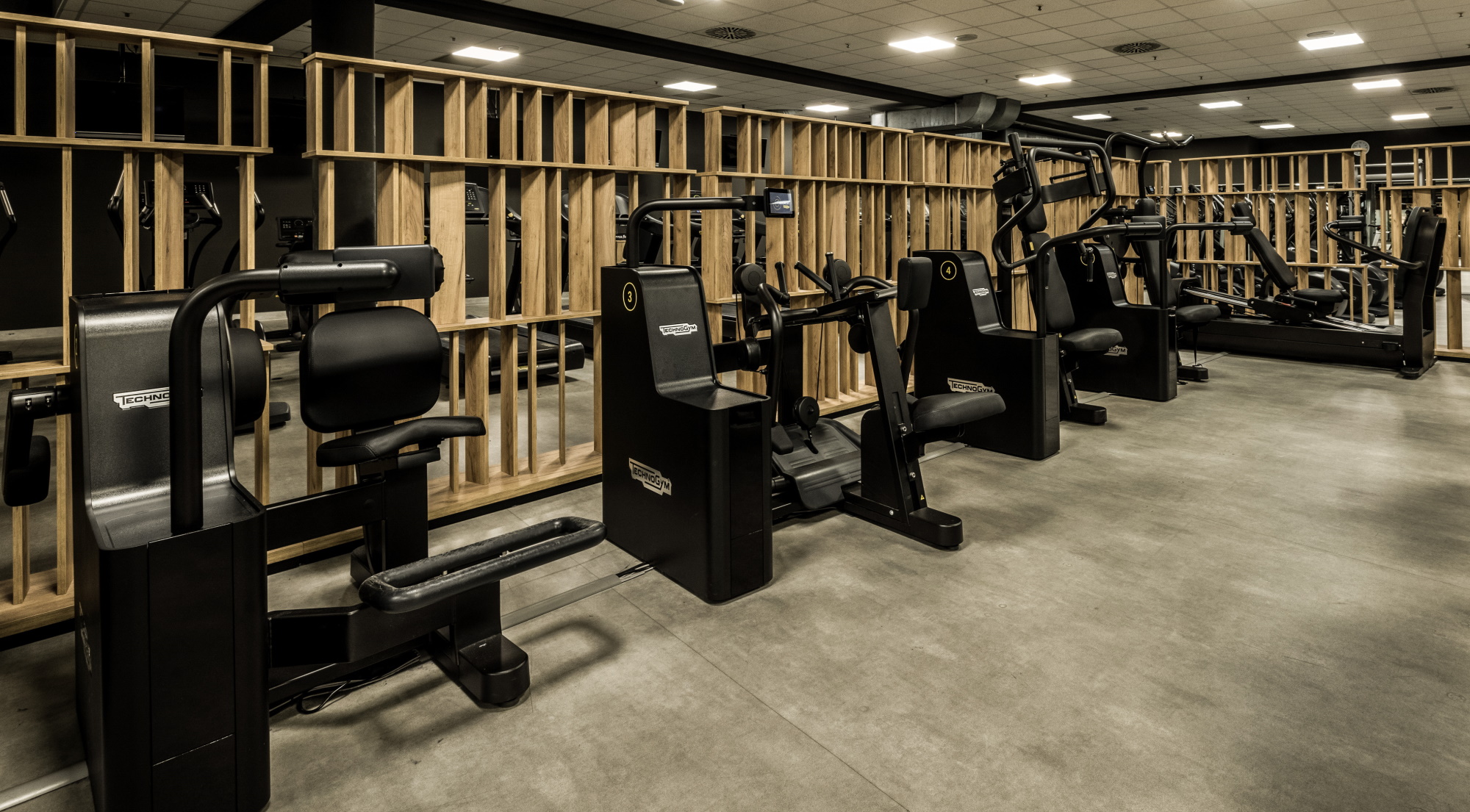 Fitness First Esslingen Krafttraining an Geräten