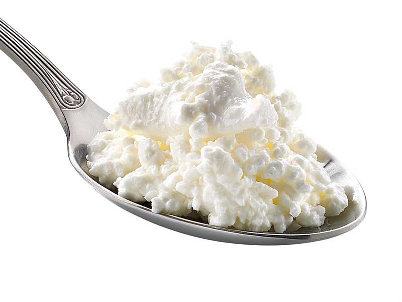 Was ist Hüttenkäse? Benefits, Hüttenkäse im Vergleich und in Kombi, Hüttenkäse-Rezepte + FAQ.