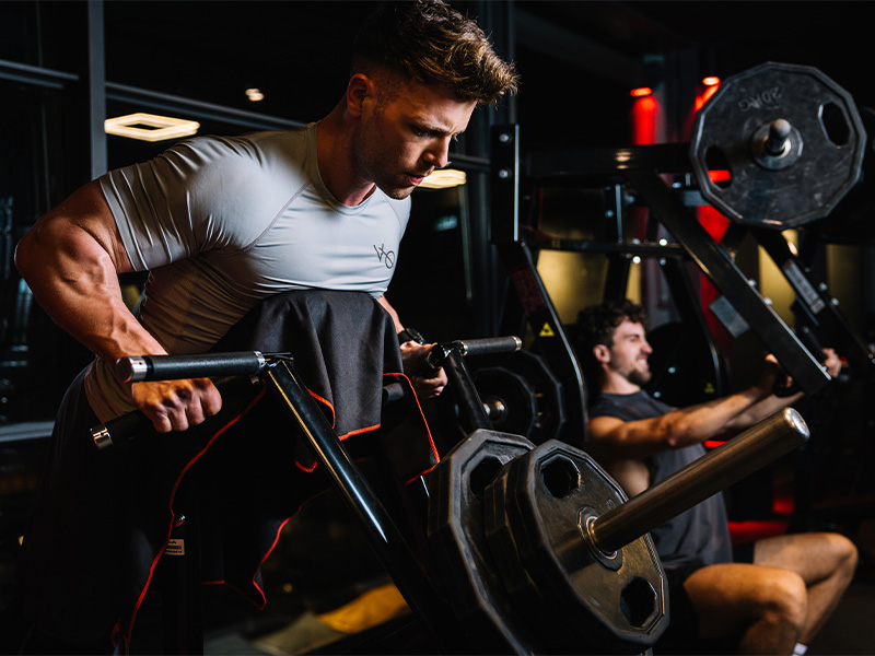 Schweres Krafttraining bekommt ein Upgrade – mit Plate Loaded Maschinen! 