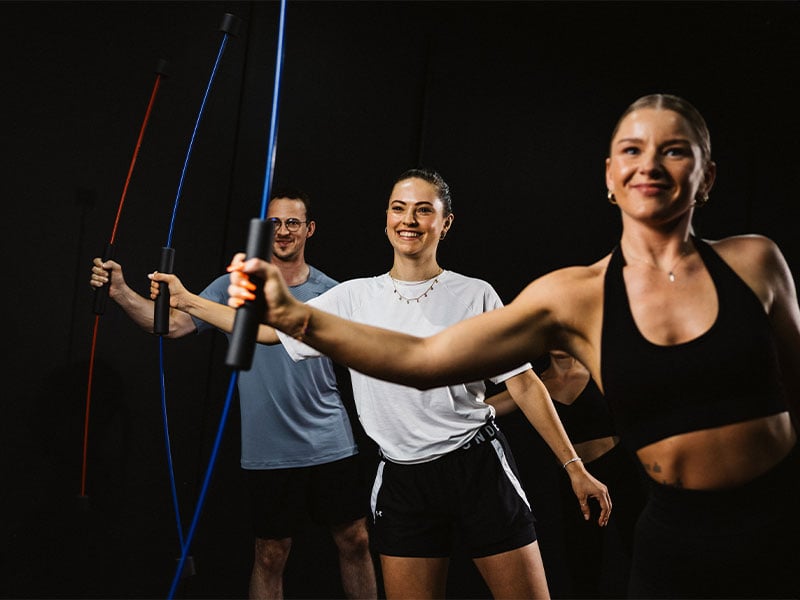 FlexiBar-Übung für die Tiefenmuskulatur.