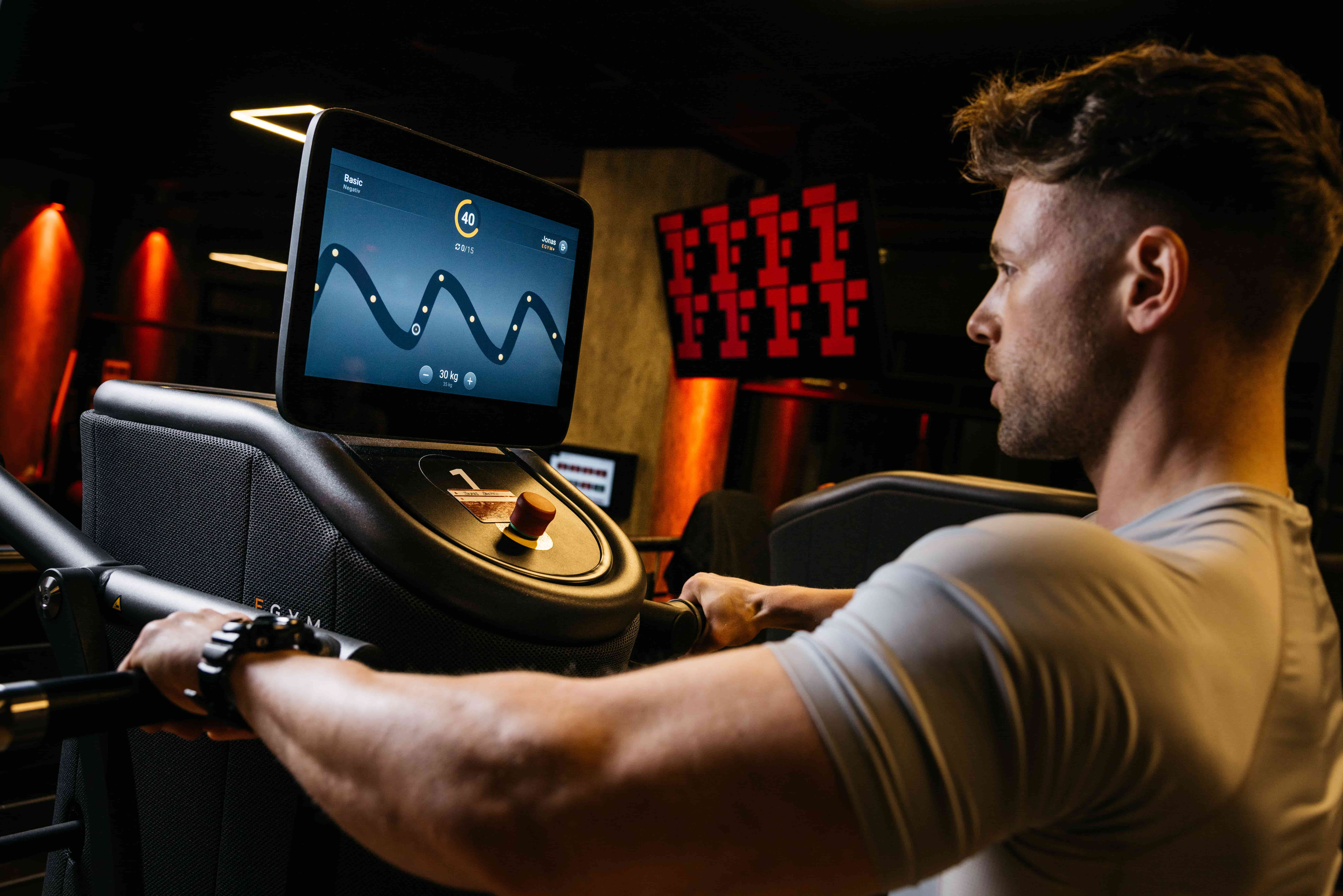 Fitness-Trends 2026: KI-supported Training, wie z. B. bei Fitness First