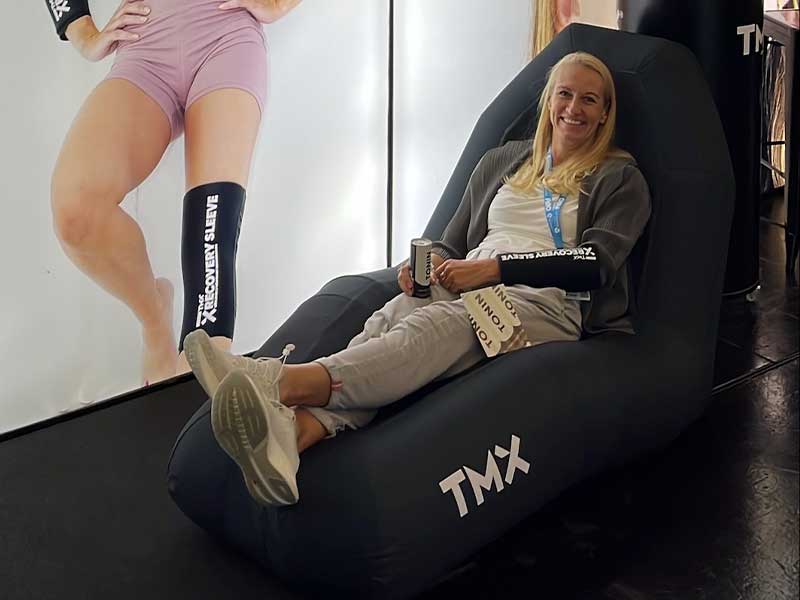 Das Fitness First Team testet die aktuellen TMX Recovery Sleeves.