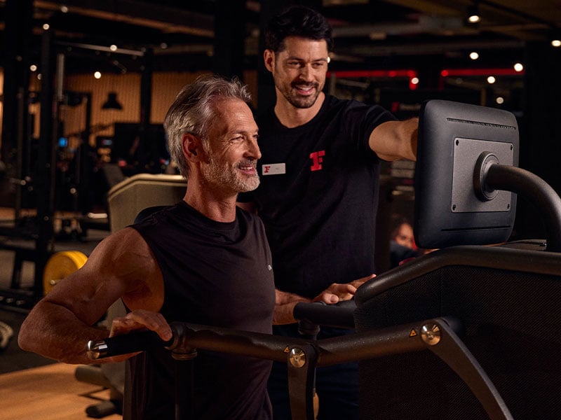 Krafttraining ab 50 mit EGYM-Geräten