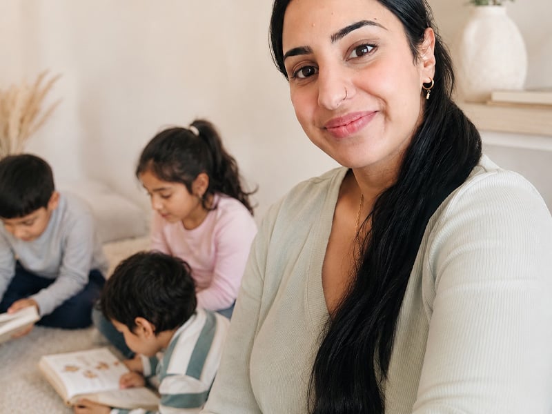 Sukhi von Fitness First unternimmt viel mit ihren Kids und kommt so auf 10.00 Schritte.