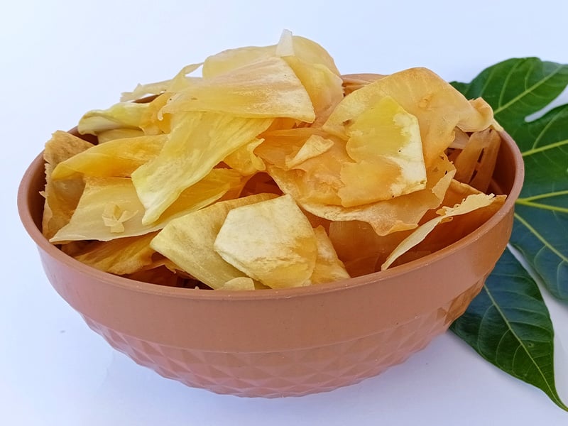 Brotfrucht backen oder in der Heißluft-Fritteuse zubereiten: Knusprige Brotfrucht-Chips.