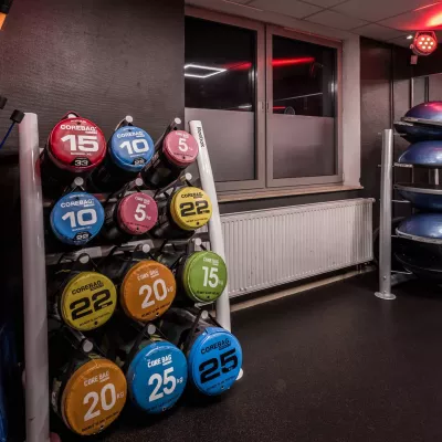 Fitnessstudio S lz mit Kleingruppen Fitness First
