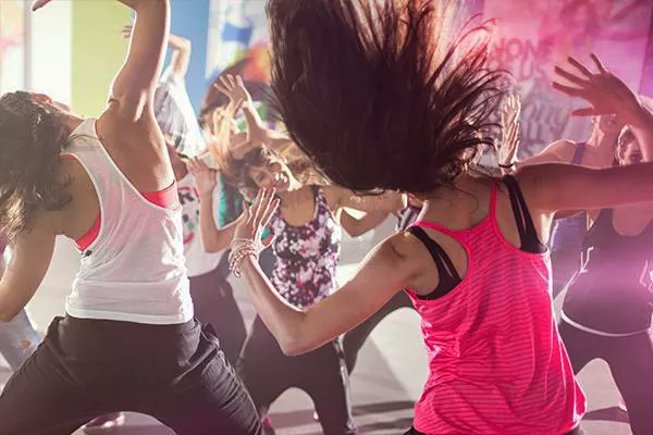 Zumba Kurse bei Fitness First