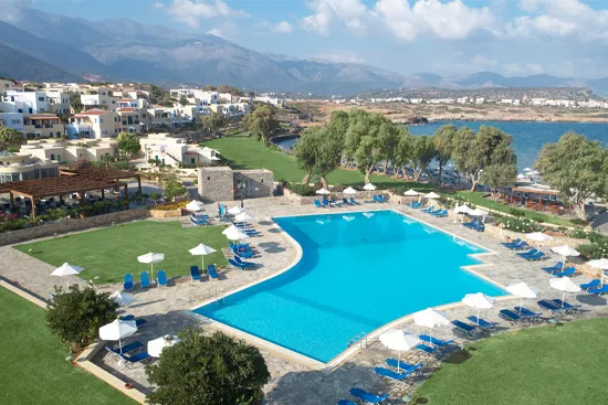 Poolanlage im Kalimera Hotel