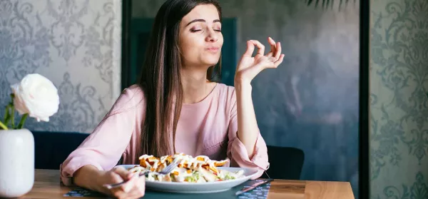 OMAD-Diät: Ist nur 1x am Tag essen gesund? 
