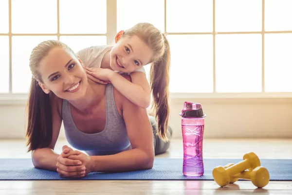 Sport mit Kindern: So bleibst du trotz Baby fit und aktiv!