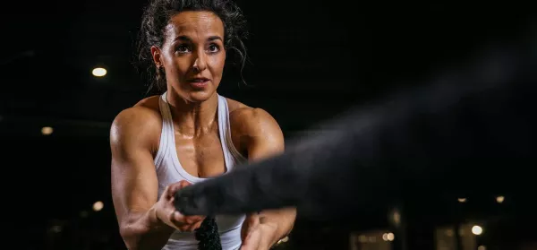 Battle-Rope-Übungen: Stärker werden mit wilden Seilen!