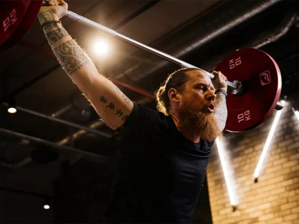 Freie Gewichte bei Fitness First