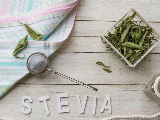 Die „Wunder-Pflanze“ ist bereits seit vielen Jahren als Zucker-Ersatz in Deutschland zugelassen. Sie enthält kaum Kalorien und hat keinen Einfluss auf den Insulin-Spiegel.