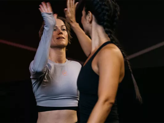 Socialising & Connecting bei Fitness First Im Fitnessstudio findest du auf jeden Fall coole neue Leute mit gleichen Interessen.