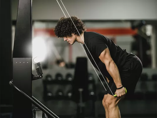 Ski-Ergometer im HYROX-Training bei Fitness First Ski-Ergometer im HYROX-Training bei Fitness First