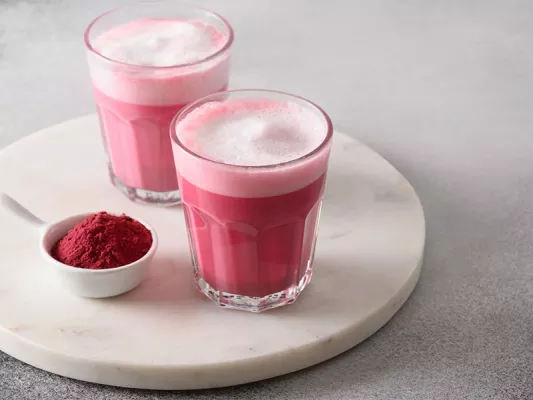 Woher kommt Pink Latte? Was ist drin? Wie schmeckt Pink Latte und wie lautet das Rezept? + Kaffeegenuss bei Fitness First