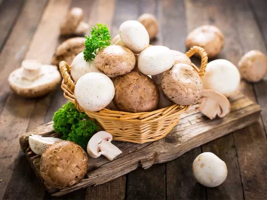 Plane zum Abnehmen für jedes Rezept eine Gemüsebeilage in deinen Ernährungsplan ein, z. B. Champignons.