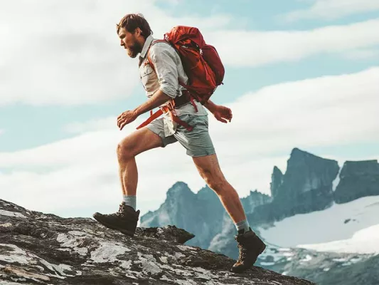 Was ist Rucking? Vorteile, Ausrüstung + Tipps fürs Rucking-Training inkl. FAQ.