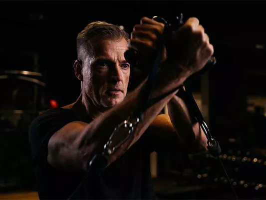 Seit Jahrhunderten gibt es Fasten-Kuren in den unterschiedlichsten Kulturen und Religionen (z. B. zu Ramadan) mit dem Ziel, die eigene Wahrnehmung zu verbessern, zur Ruhe zu kommen oder sich zu besinnen.