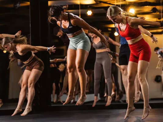 Vorteile von Barfuß-Training, welcher Sport ist barfuß möglich, richtig Barfuß-Laufen, FAQ + Barfuß trainieren bei Fitness First.